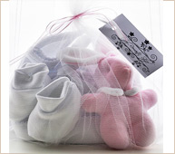 Set para bebé con sonajero rosa