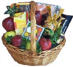 Canasta frutal y gourmet.